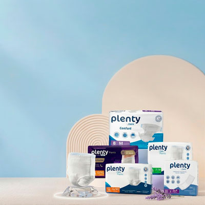 Equipe Plenty Care cuidando com dignidade e conforto de idosos e pessoas com incontinência urinária